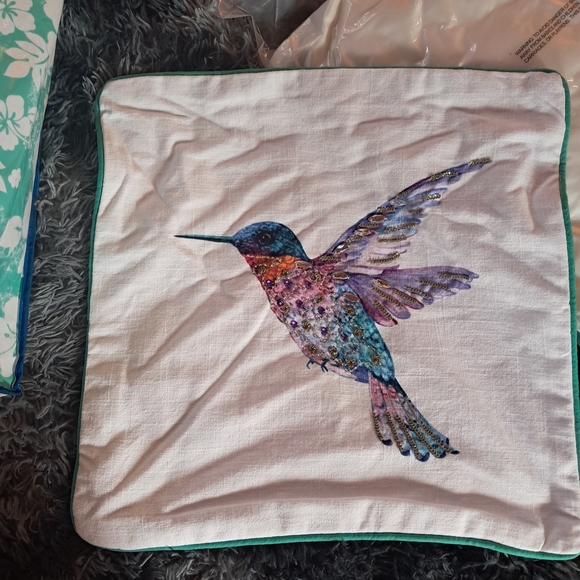 Hummingbird Embroidered Bedding Set - Multicolor - Picture 2 of 8